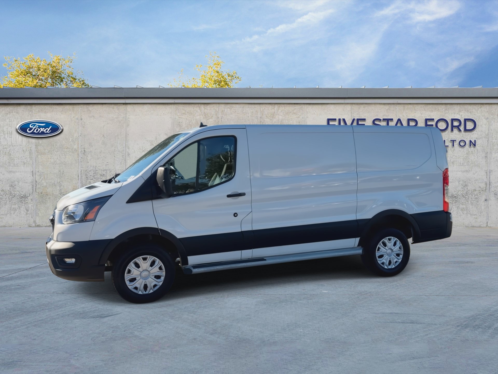 Certified 2025 Ford Transit 250 Low Roof w/ Exterior Upgrade Package RWD image 5