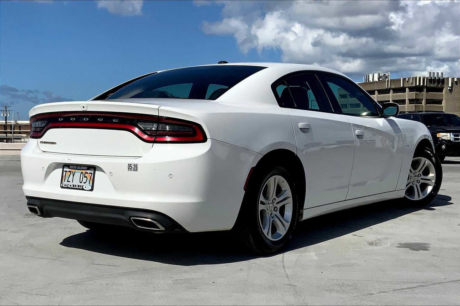 Used 2021 Dodge Charger SXT w/ Leather Interior Group image 3