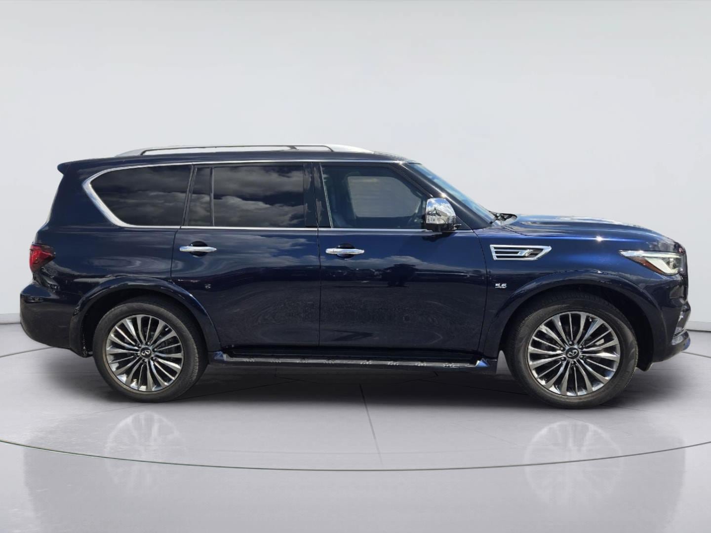 Used 2019 INFINITI QX80 Luxe w/ Proactive Package AWD/4WD image 4