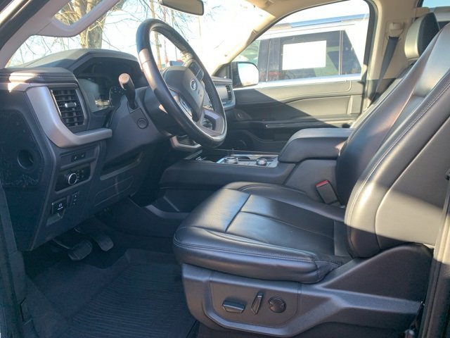 Certified 2024 Ford Expedition XLT image 9