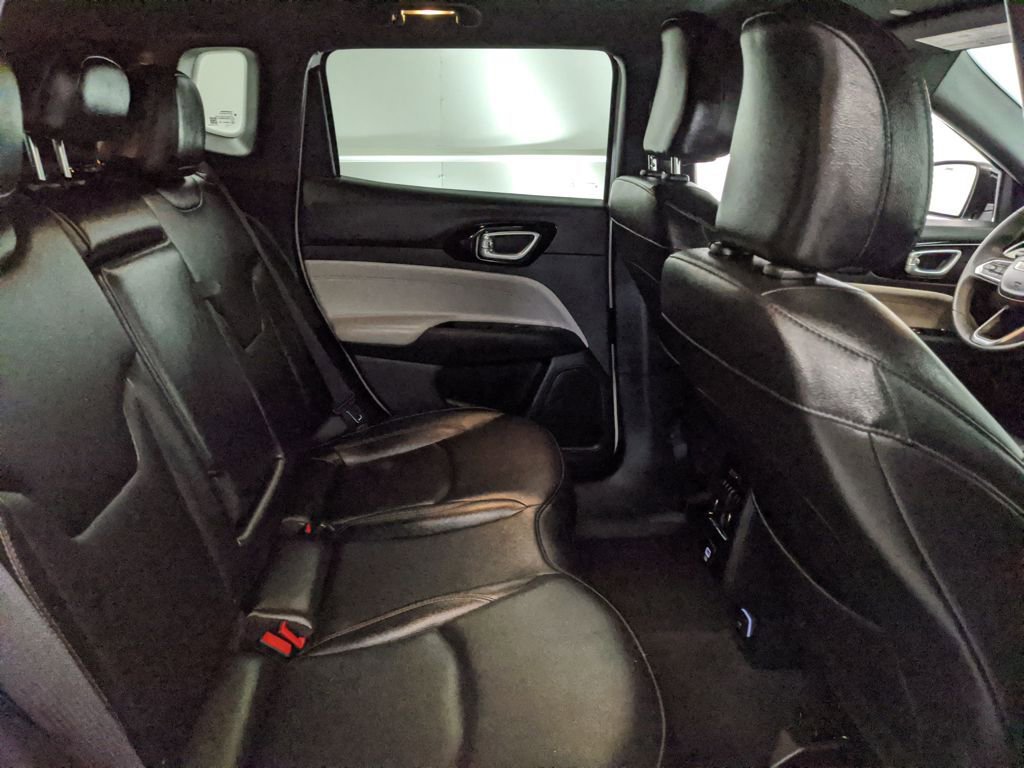 Used 2024 Jeep Compass Limited image 24