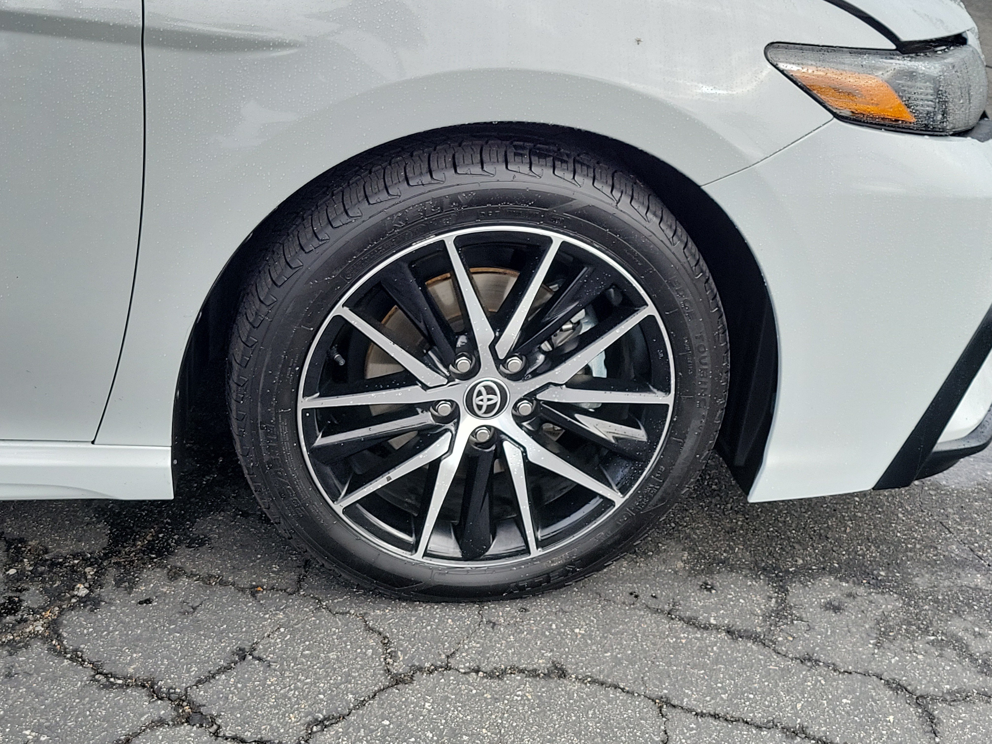 Used 2024 Toyota Camry SE w/ Audio Upgrade Package FWD image 15