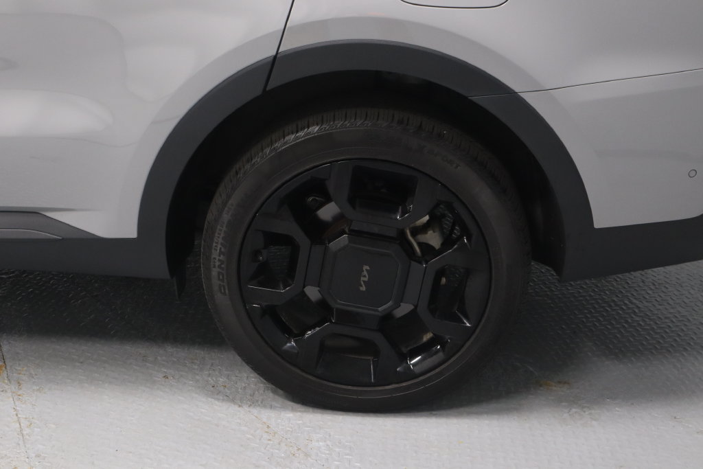 Used 2025 Kia Sorento SX AWD/4WD image 14