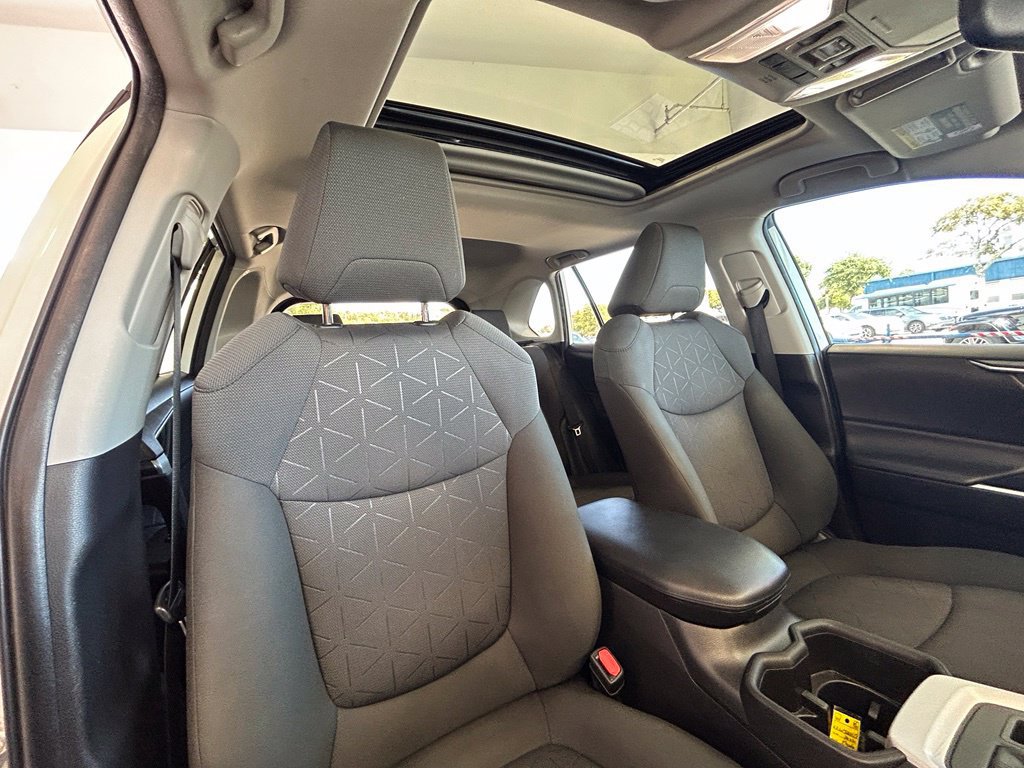 Used 2022 Toyota RAV4 XLE FWD image 30