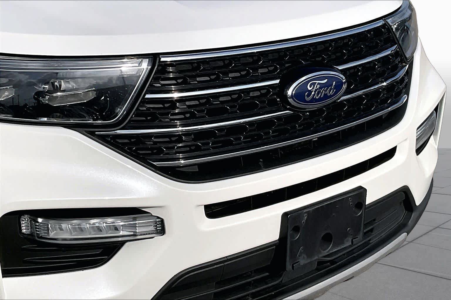 Certified 2020 Ford Explorer XLT w/ Equipment Group 202A AWD/4WD image 25