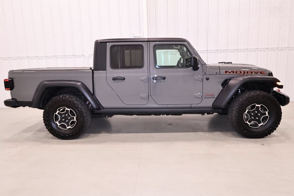 Used 2021 Jeep Gladiator Mojave AWD/4WD image 2