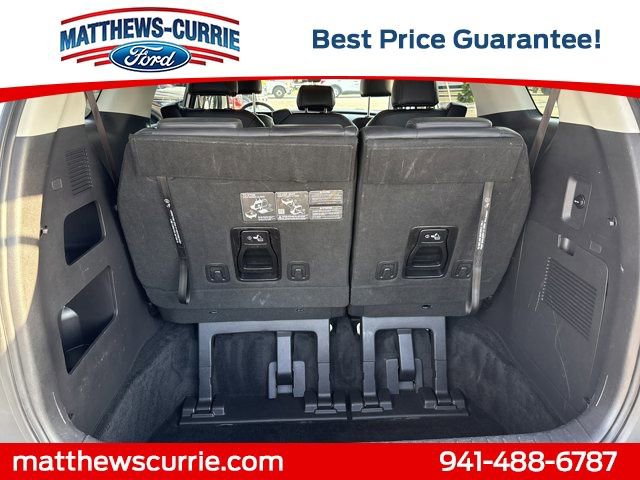 Used 2025 Kia Carnival FWD image 14
