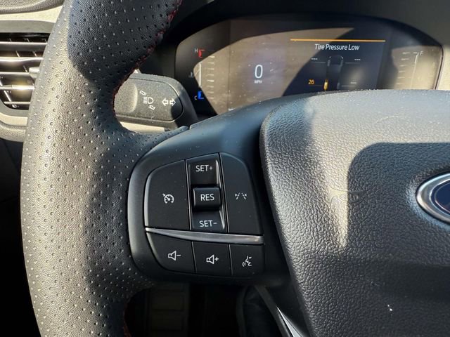 Certified 2025 Ford Escape ST-Line Select AWD/4WD image 31