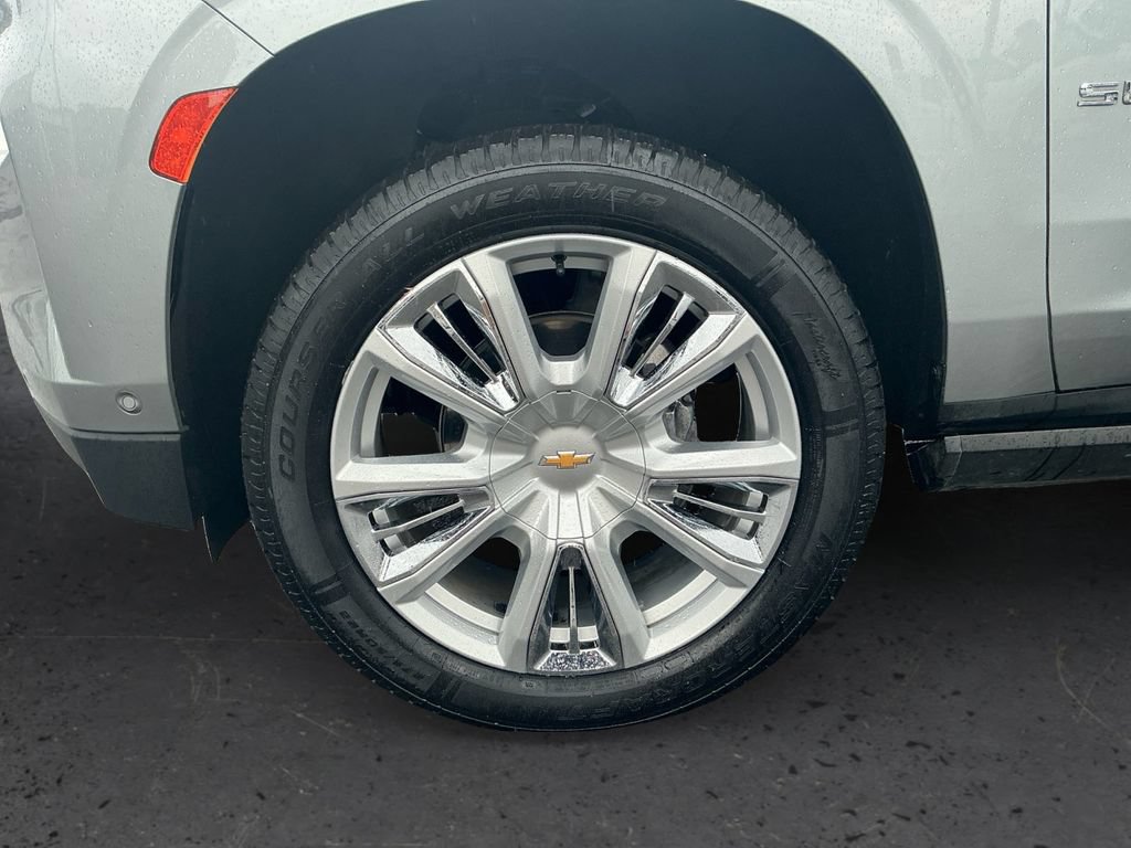 Used 2024 Chevrolet Suburban High Country w/ Advanced Technology Package AWD/4WD image 13