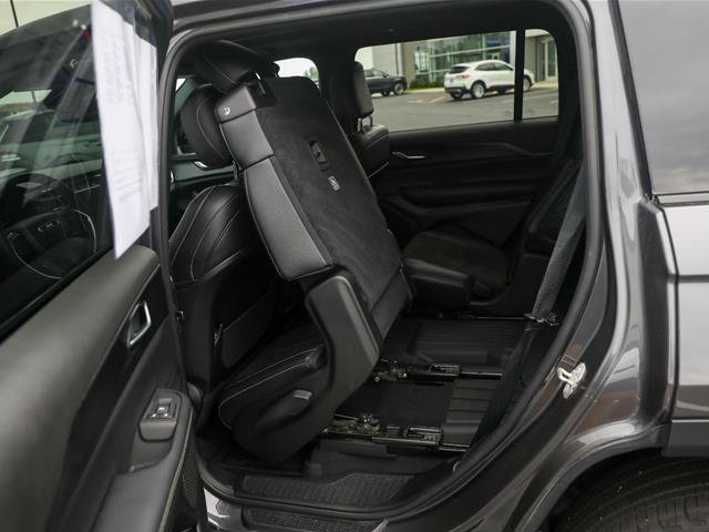 Used 2024 Jeep Grand Cherokee L Altitude AWD/4WD image 33