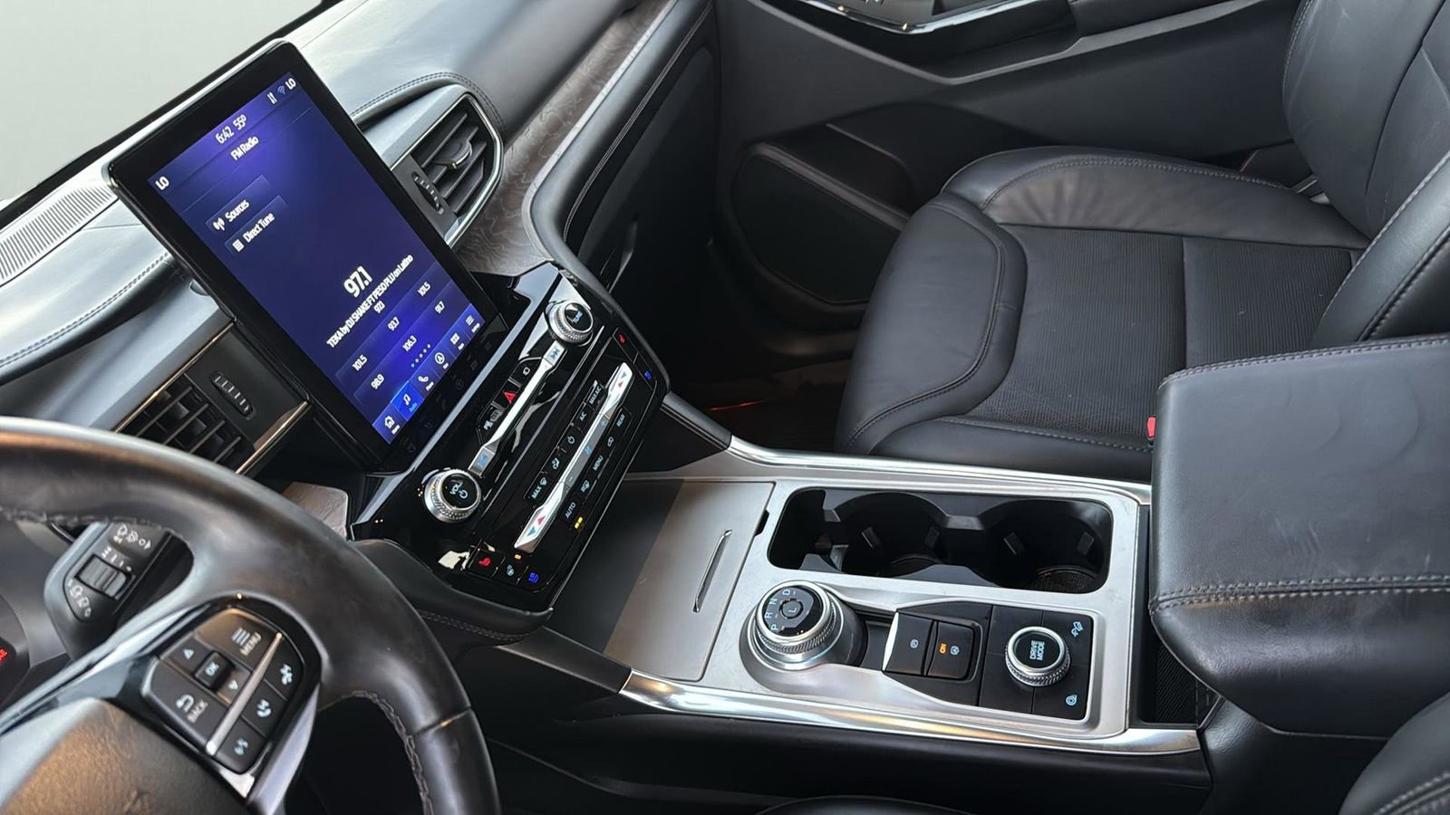 Certified 2022 Ford Explorer Platinum w/ Technology Package image 19