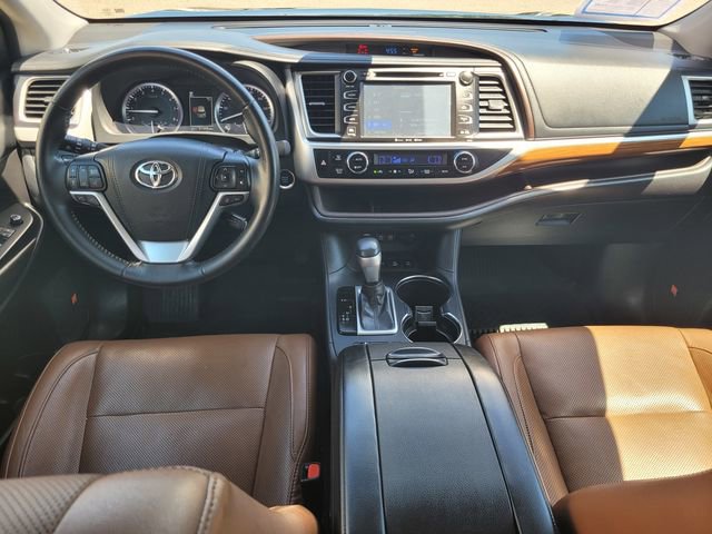Used 2018 Toyota Highlander Limited AWD/4WD image 14