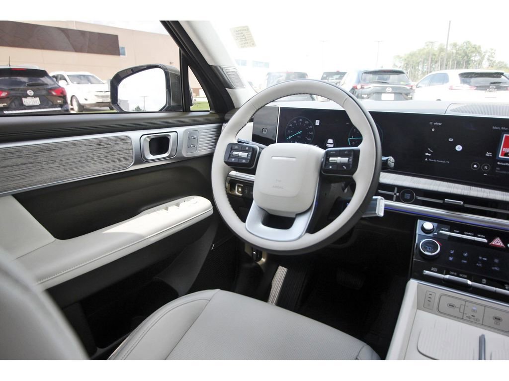 Used 2025 Hyundai Santa Fe Calligraphy image 11