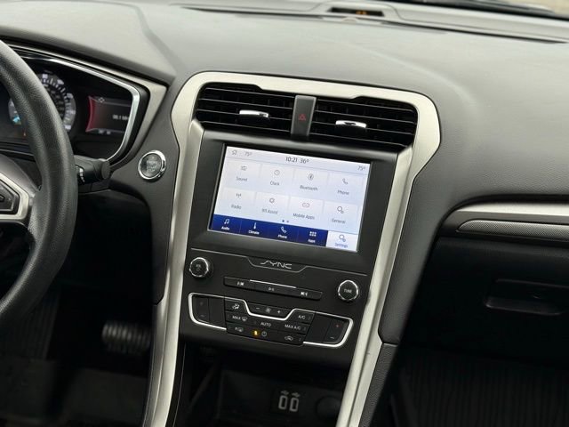 Certified 2020 Ford Fusion SE image 19