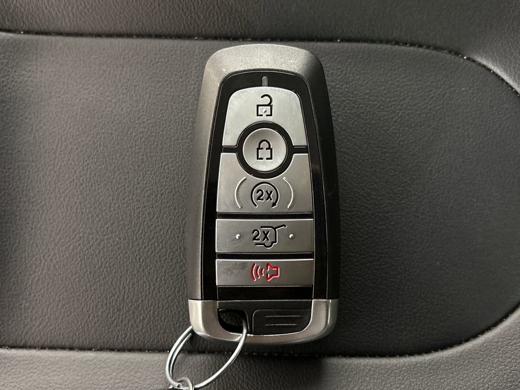 Certified 2025 Ford Expedition Platinum image 35