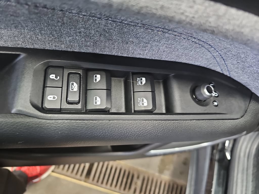 Used 2024 Jeep Compass Latitude AWD/4WD image 26