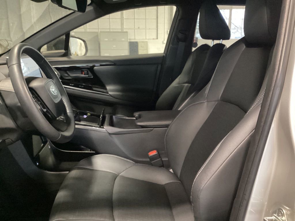 Used 2023 Toyota bZ4X AWD image 11