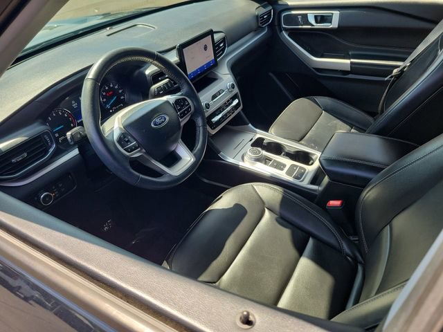 Certified 2023 Ford Explorer XLT w/ Equipment Group 202A RWD image 3