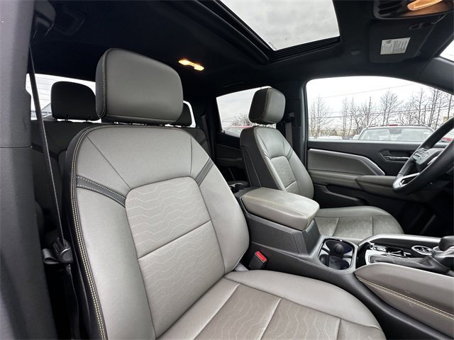 Used 2023 Chevrolet Colorado ZR2 w/ ZR2 Convenience Package III image 35