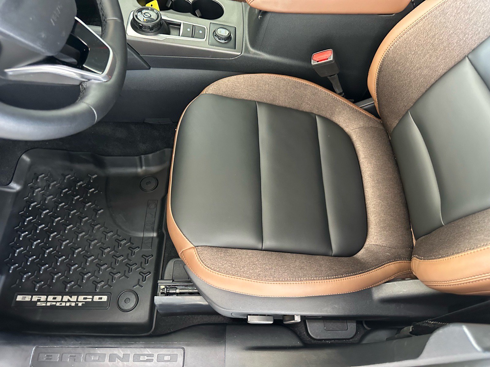 Certified 2025 Ford Bronco Sport Outer Banks w/ Outer Banks Tech Package+ AWD/4WD image 23