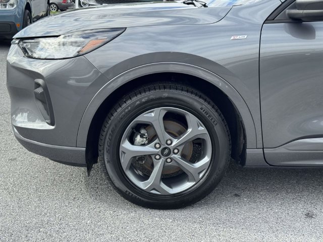 Certified 2023 Ford Escape ST-Line w/ Tech Pack #1 AWD/4WD image 8