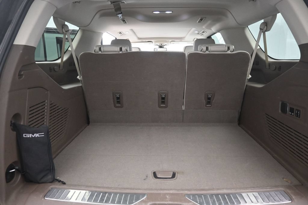 Used 2022 GMC Yukon XL Denali AWD/4WD image 2