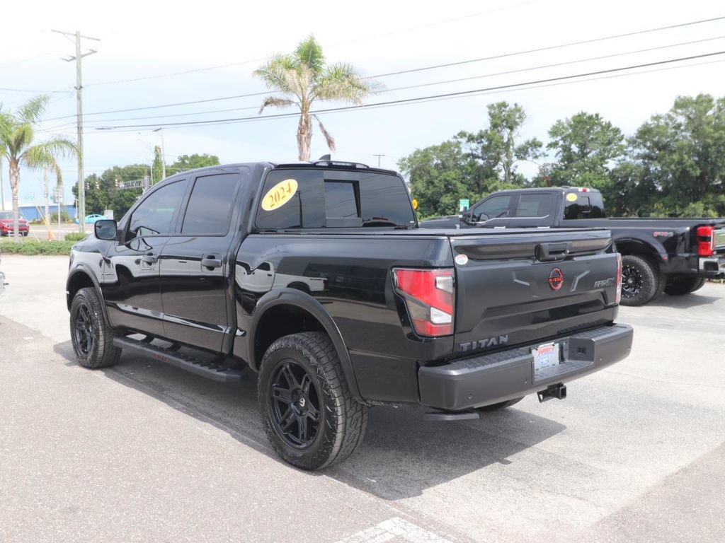 Used 2024 Nissan Titan PRO-4X w/ Pro-4x Convenience Package AWD/4WD image 10