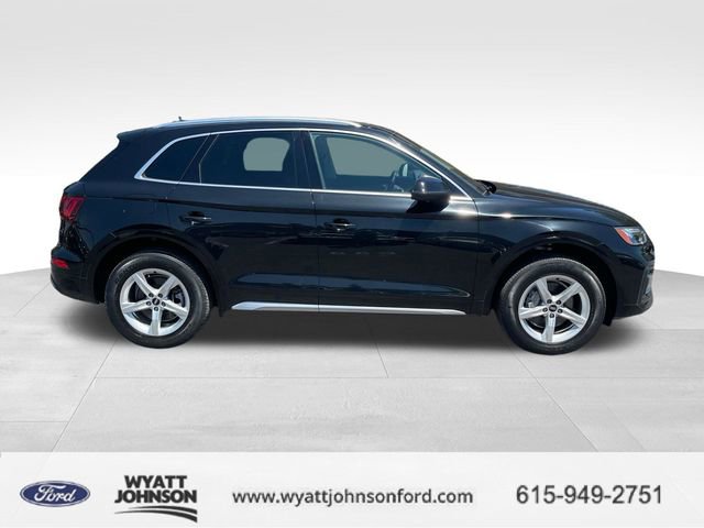 Used 2023 Audi Q5 2.0T Premium w/ Convenience Package AWD/4WD image 2