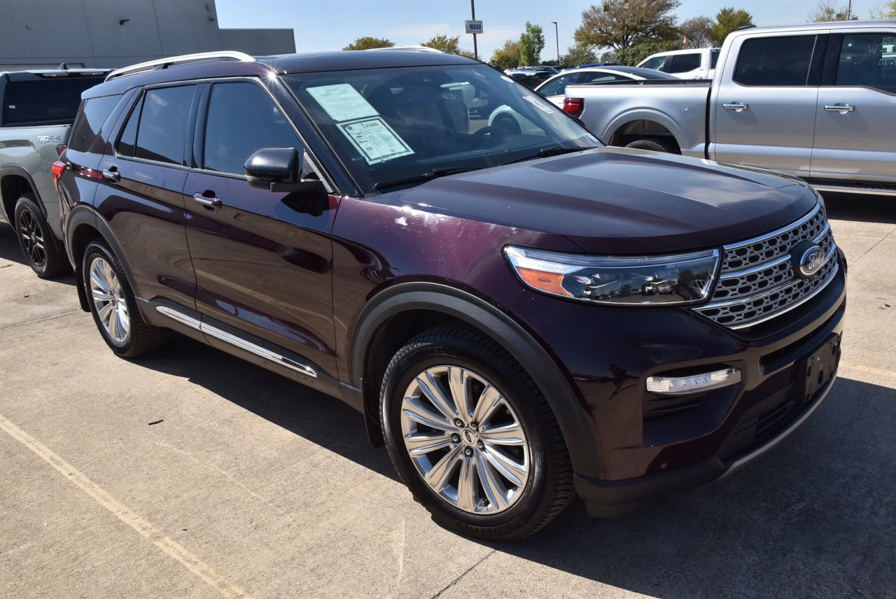 Certified 2022 Ford Explorer Limited w/ Limited Technology Package AWD/4WD image 5