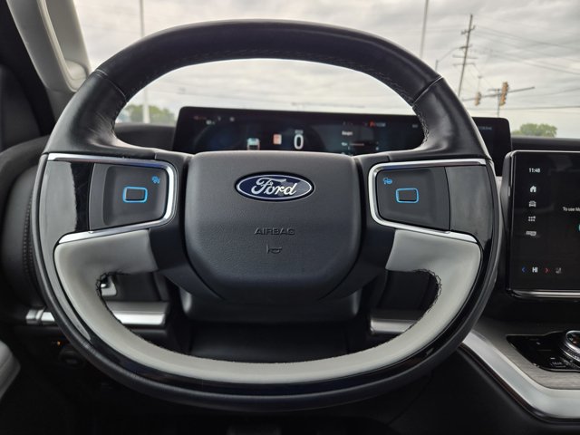 Certified 2025 Ford Expedition Max Platinum w/ Driver's Package AWD/4WD image 20