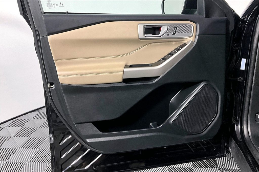 Certified 2023 Ford Explorer Limited AWD/4WD image 23