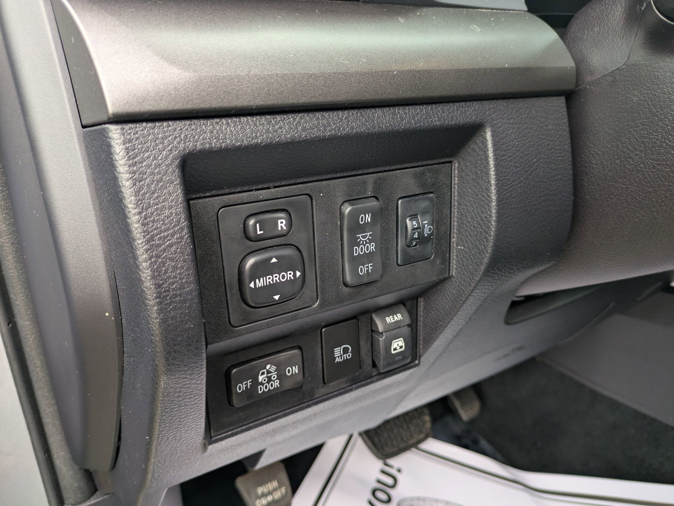 Used 2018 Toyota Tundra SR5 w/ SR5 Upgrade Package image 14