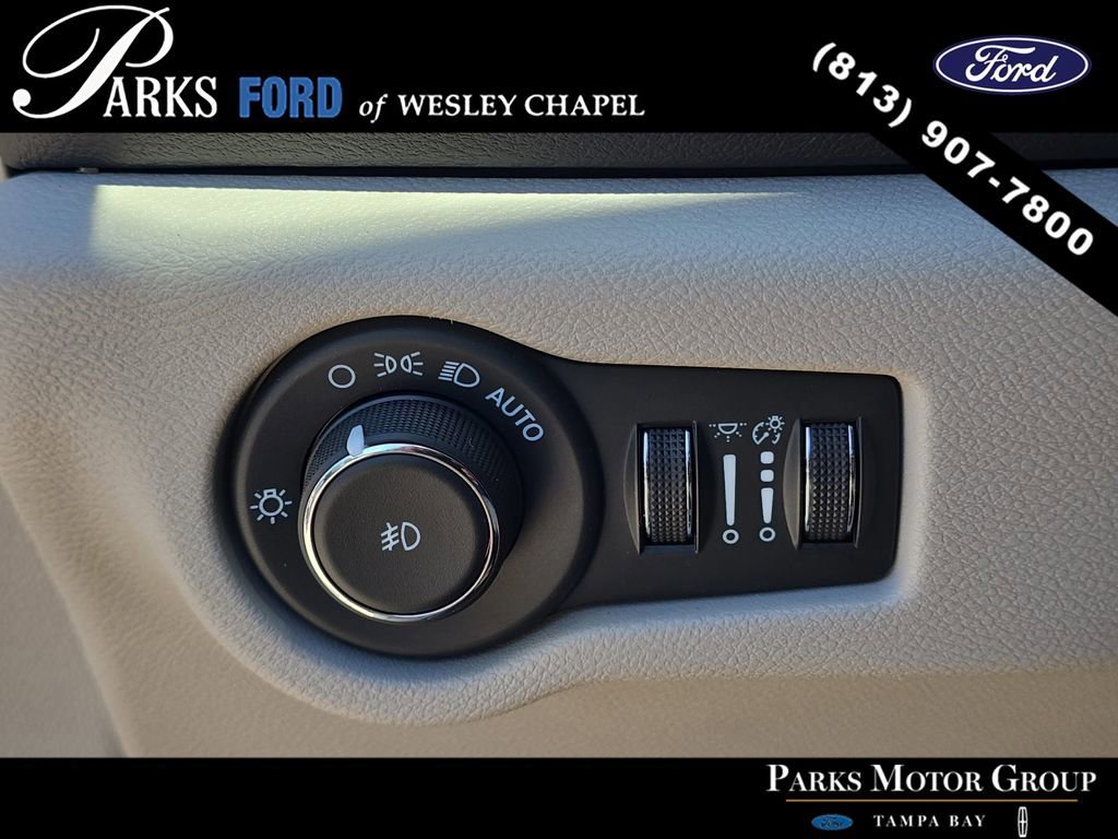 Used 2024 Chrysler Pacifica Touring-L FWD image 29