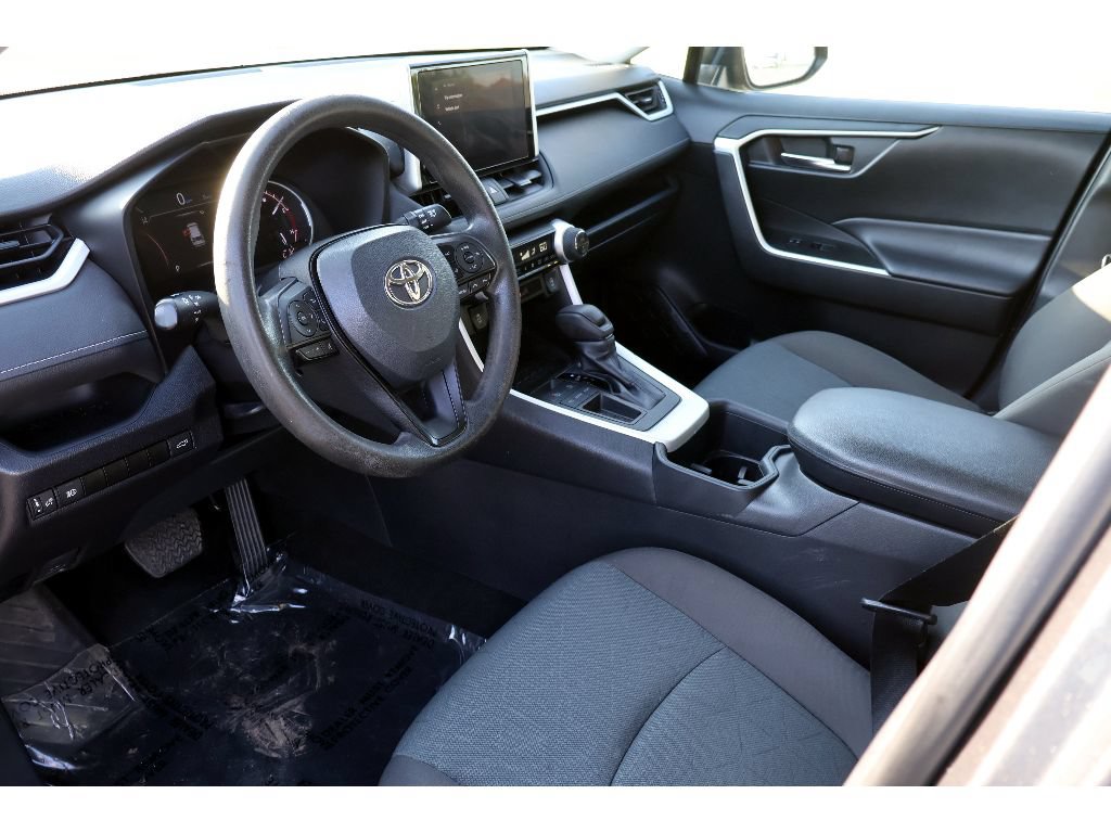 Used 2023 Toyota RAV4 XLE w/ Convenience Package FWD image 3