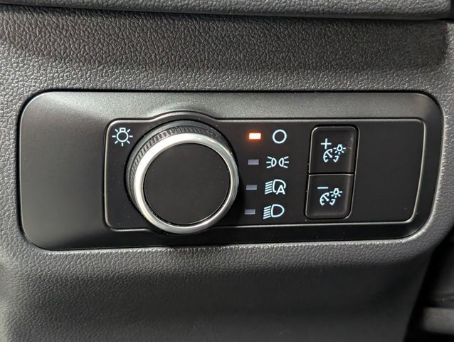 Certified 2025 Ford Escape ST-Line w/ Cold Weather Package FWD image 9