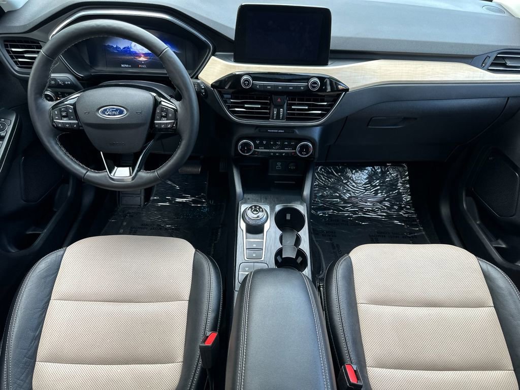 Certified 2022 Ford Escape Titanium w/ Titanium Premium Package image 13