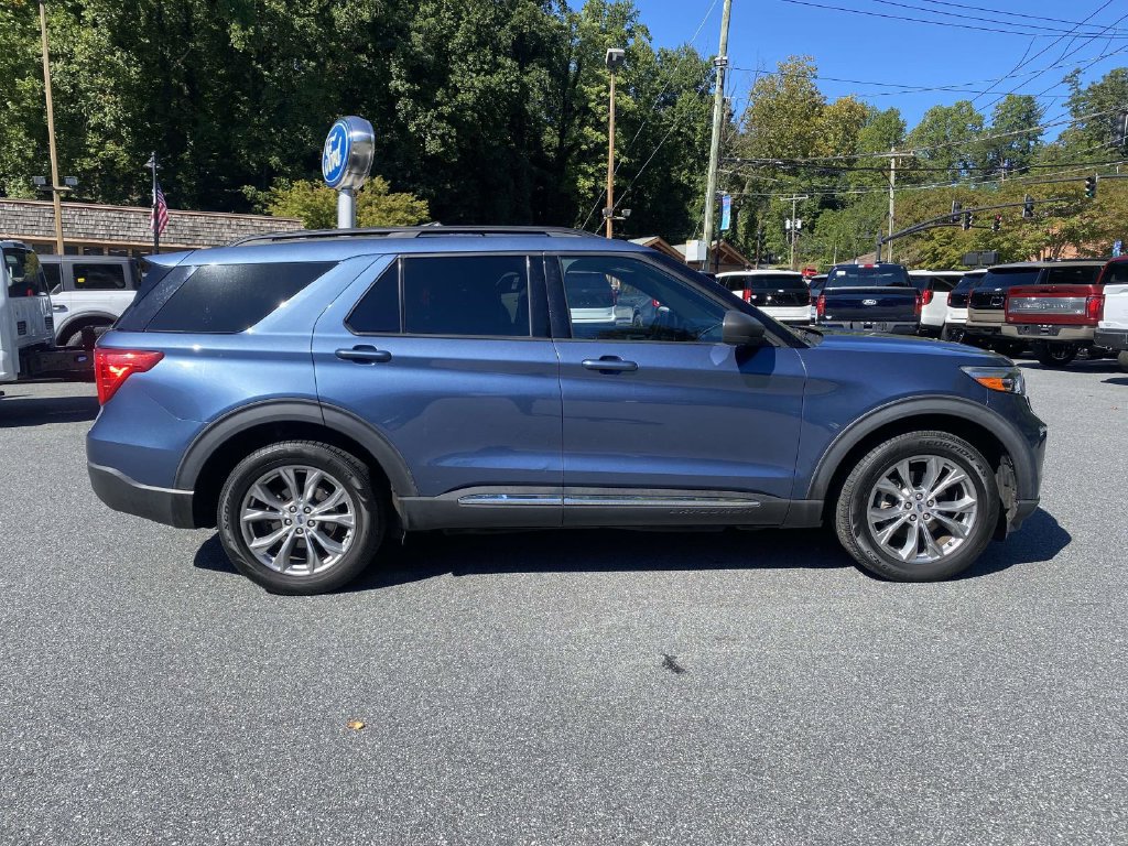 Certified 2020 Ford Explorer XLT w/ Equipment Group 202A AWD/4WD image 8