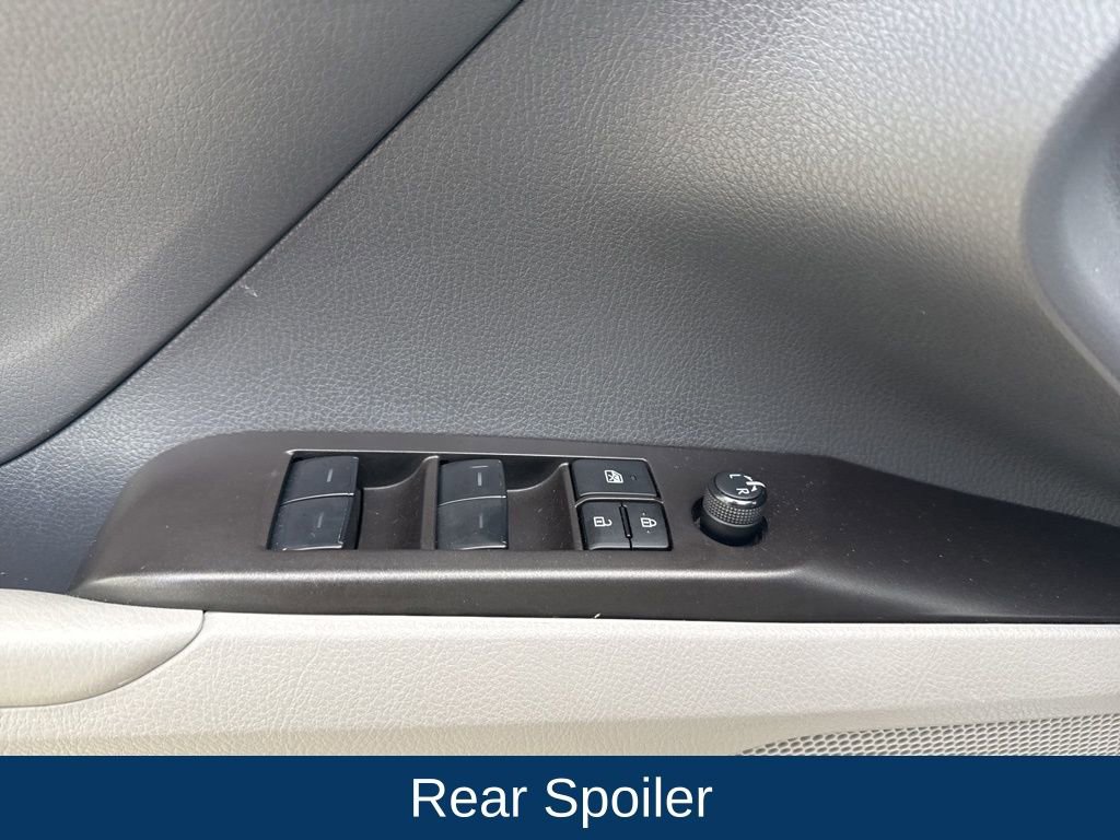 Used 2022 Toyota Camry SE image 12