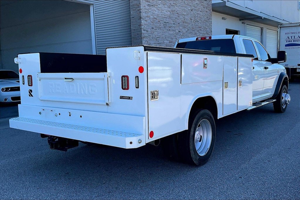 Used 2023 RAM 4500 Tradesman w/ Chrome Appearance Group RWD image 6