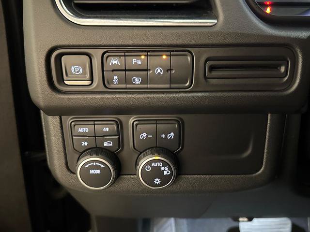 Used 2023 Chevrolet Suburban RST w/ Sport Performance Package AWD/4WD image 21