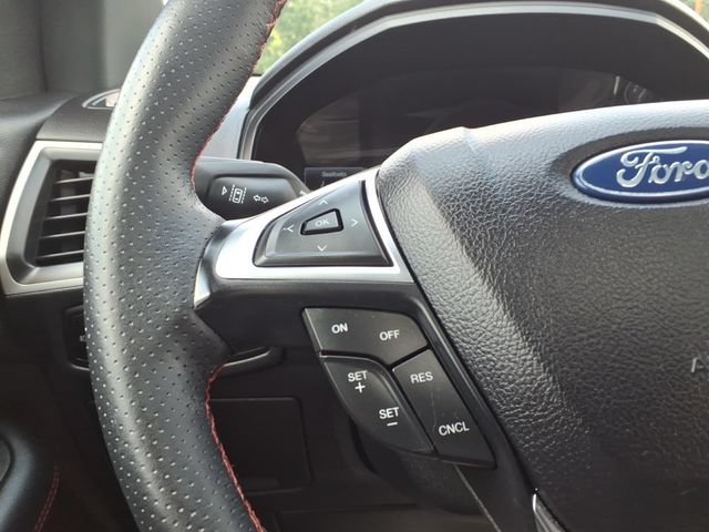 Certified 2024 Ford Edge ST-Line AWD/4WD image 15
