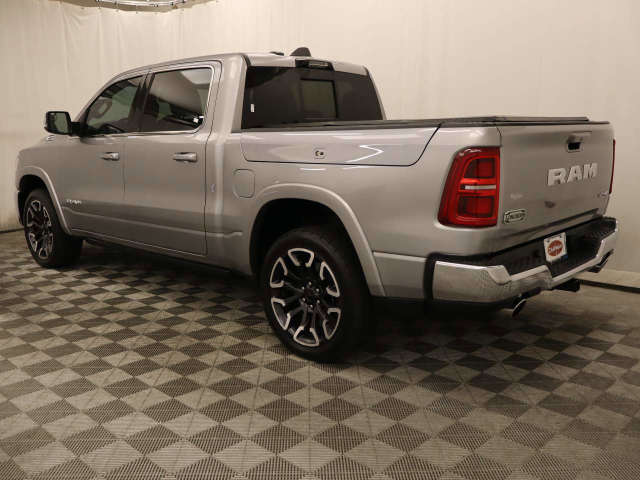 Used 2025 RAM 1500 Limited AWD/4WD image 3