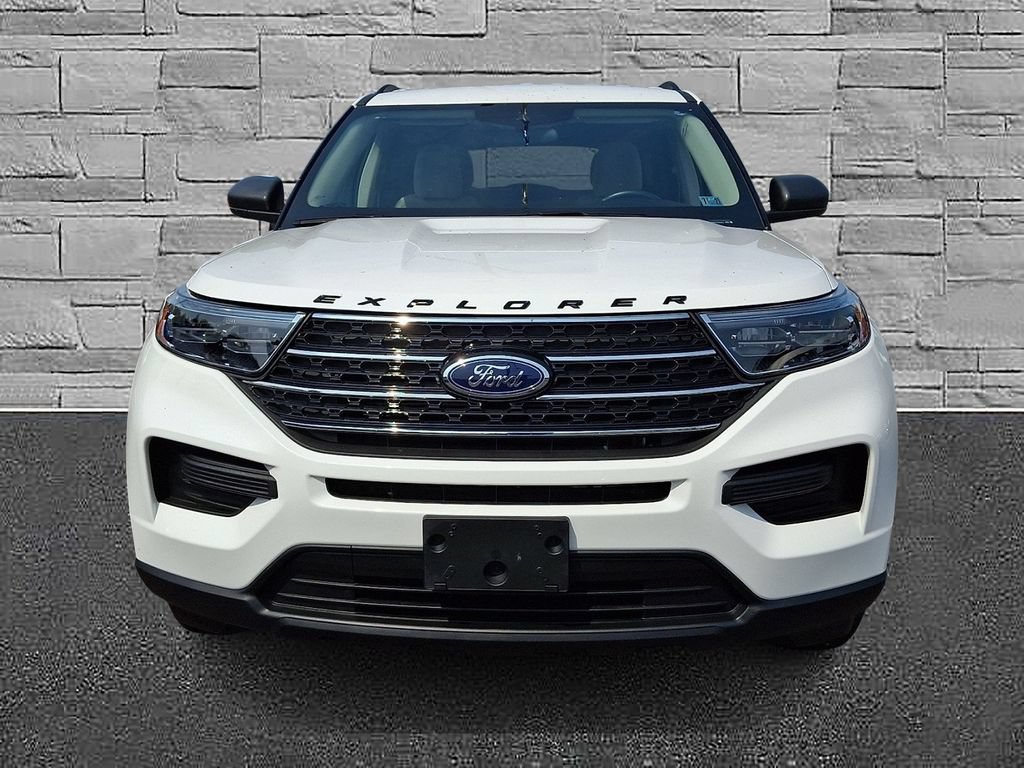 Certified 2023 Ford Explorer XLT w/ Class IV Trailer Tow Package AWD/4WD image 3
