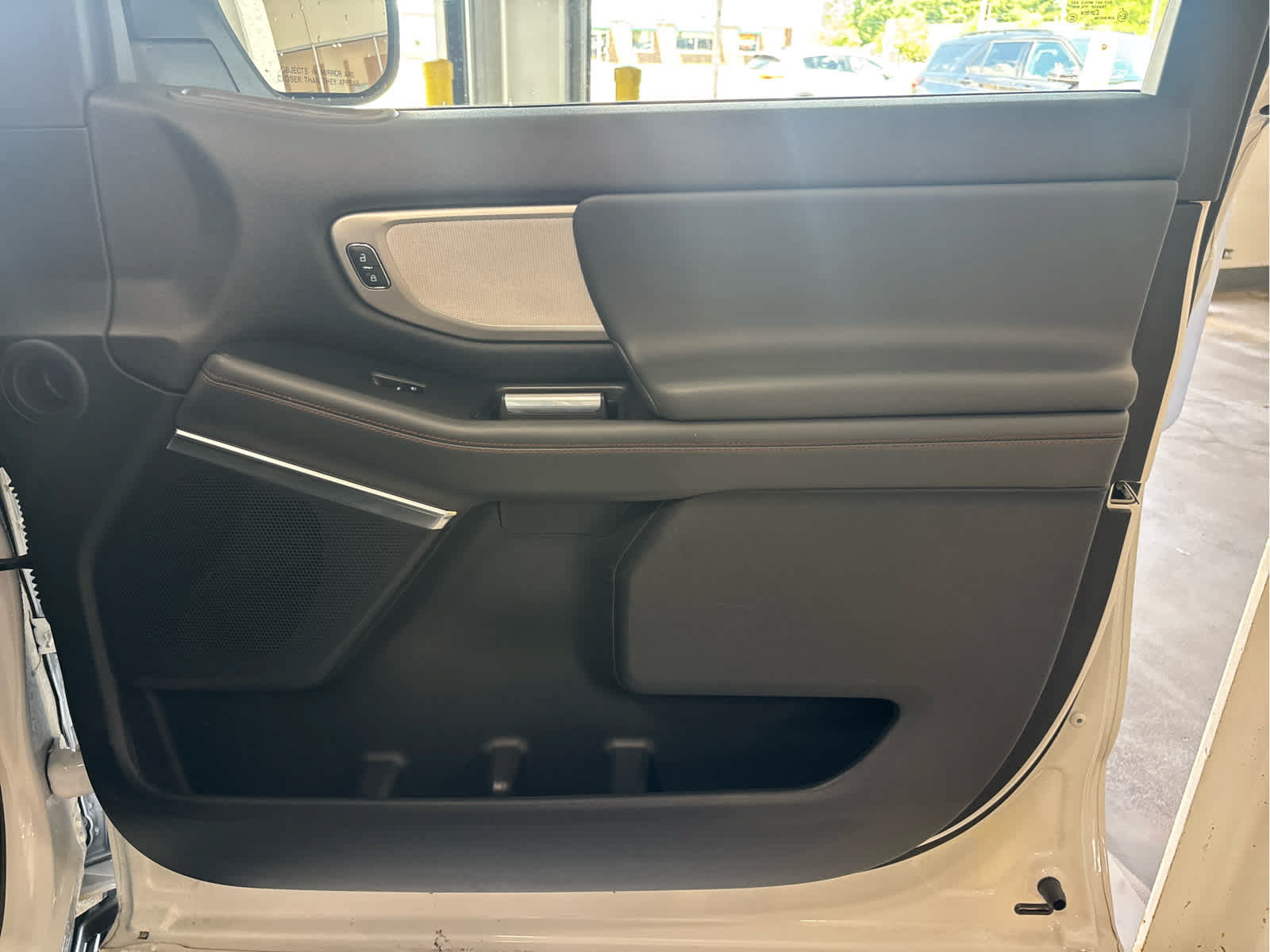 Certified 2025 Ford Expedition Active AWD/4WD image 36