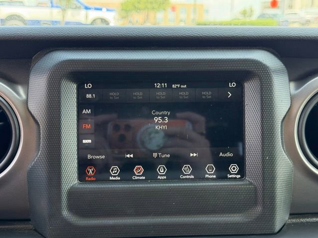 Used 2021 Jeep Gladiator Sport AWD/4WD image 15