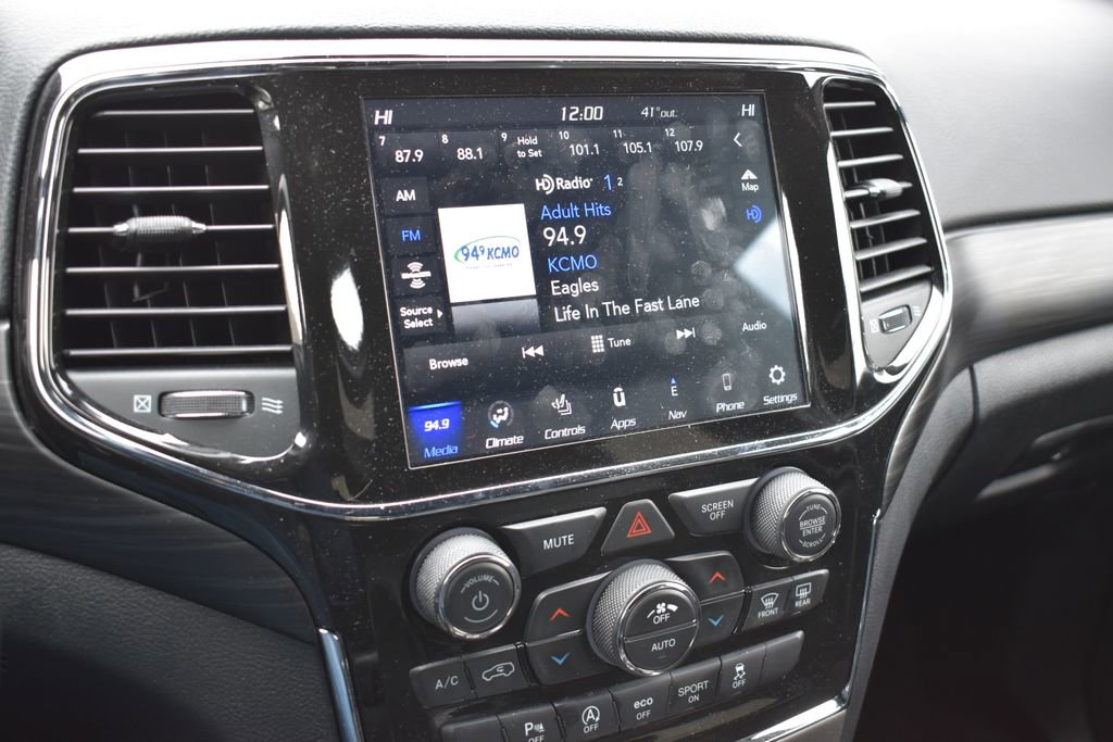 Used 2022 Jeep Grand Cherokee Laredo X image 11