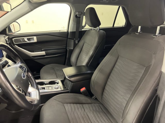 Certified 2020 Ford Explorer XLT w/ Comfort Package AWD/4WD image 9