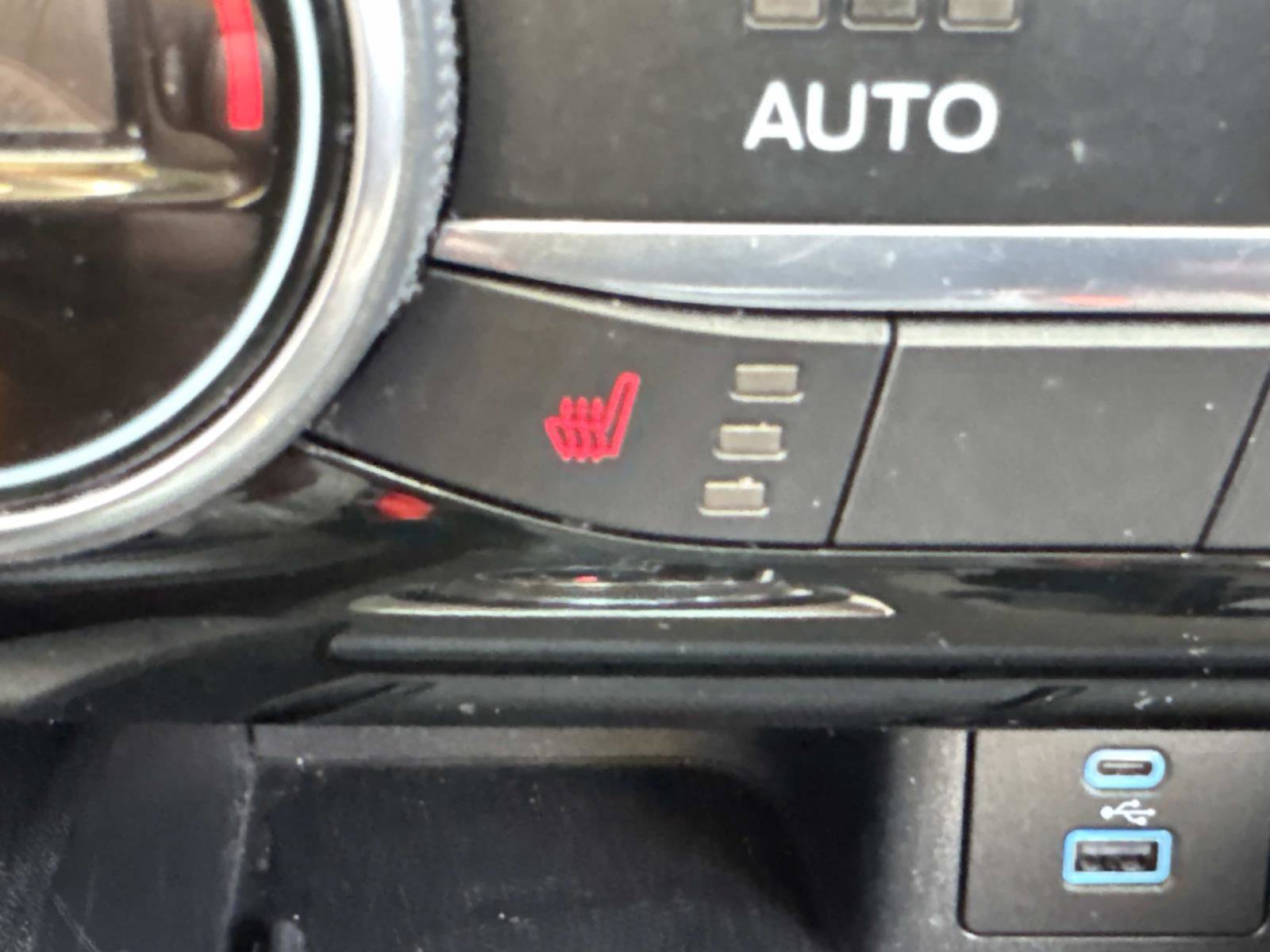 Certified 2021 Ford Escape Titanium w/ Titanium Elite Package image 24