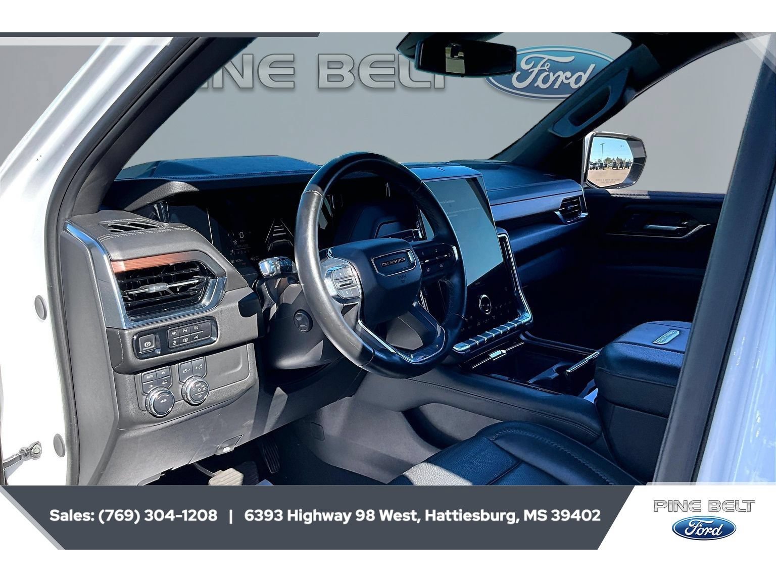 Used 2025 GMC Yukon Denali AWD/4WD image 12