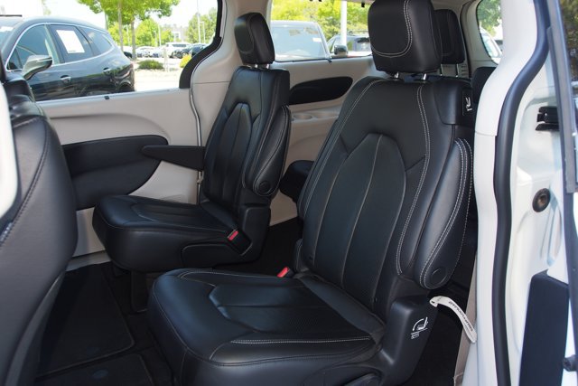 Used 2022 Chrysler Pacifica Touring-L FWD image 20